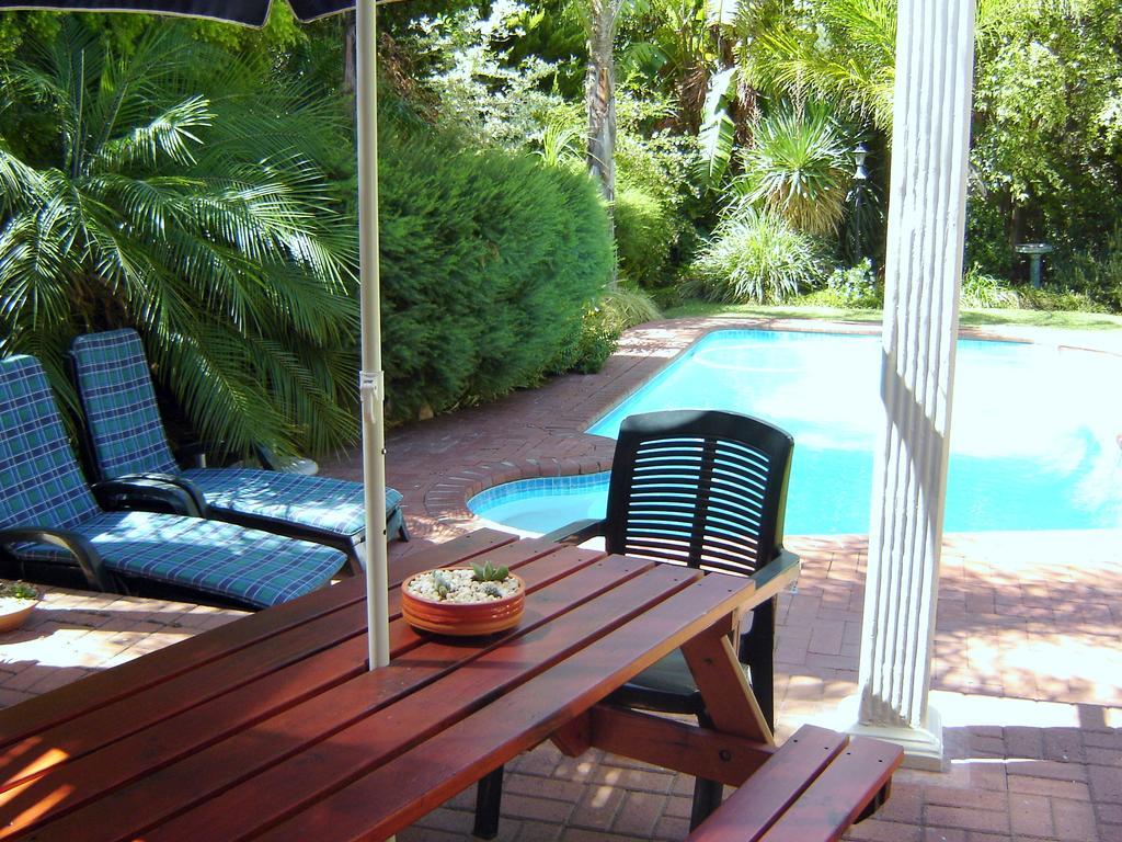 רוברטסון Cedar Lodge Guest House מראה חיצוני תמונה