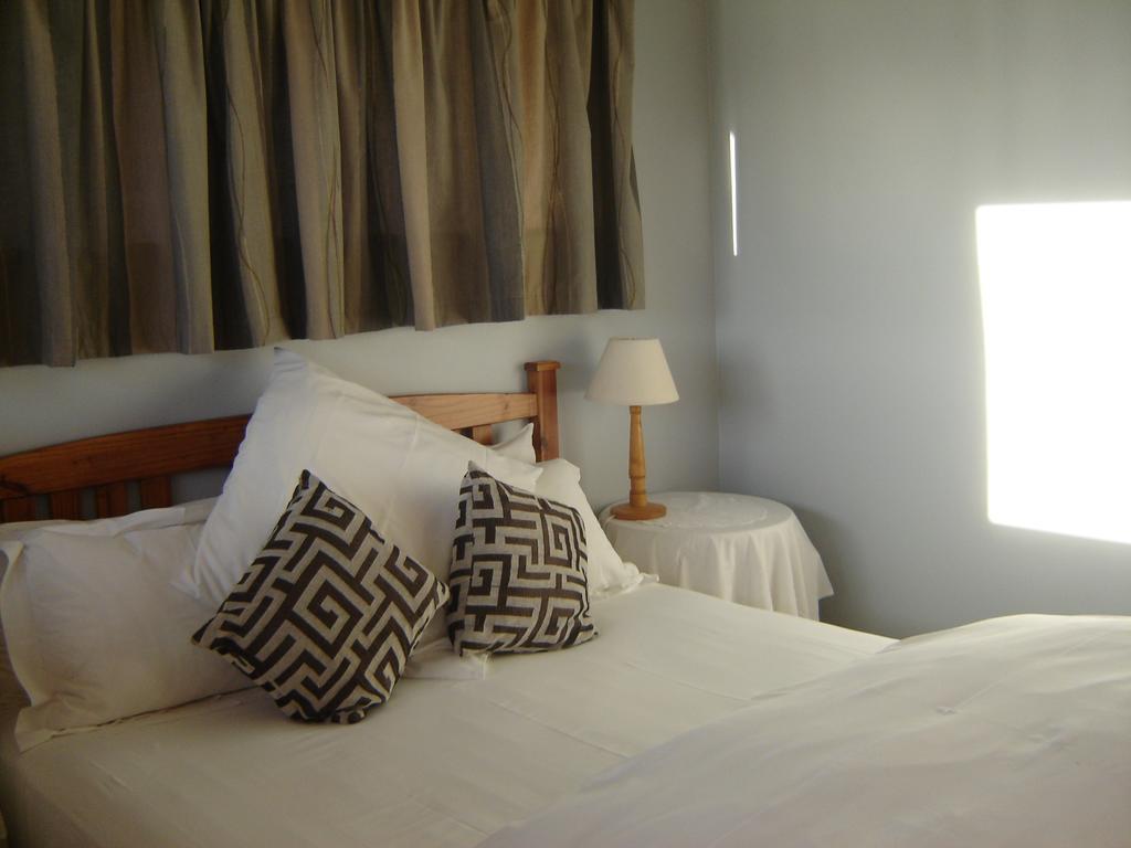 רוברטסון Cedar Lodge Guest House מראה חיצוני תמונה